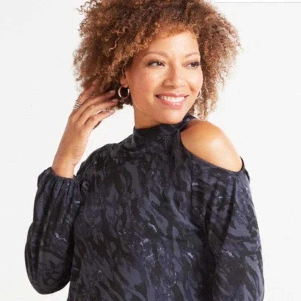 Evereve Allison Joy Bria Cut Out Blouse Size Small